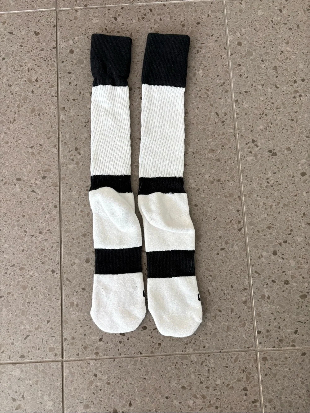Cell block 13 - Black & White Athletic Crew Socks